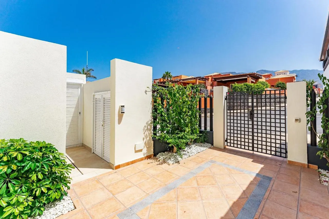 Chalet Golf Costa Adeje 3A003 אדחה